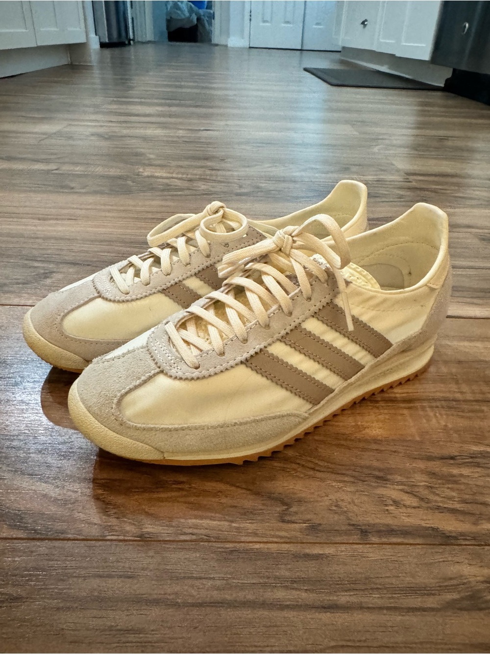 adidas Women's Cream and Taupe Retro Runner Sneakers